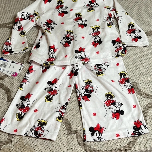 Disney juniors Minnie Mouse long sleeve fleece button down pajamas set - Picture 10 of 16